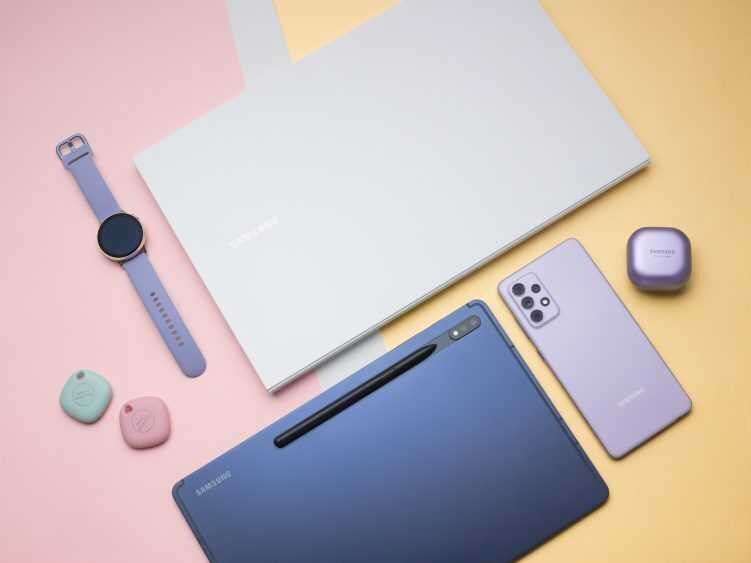 Samsung представил Galaxy A52 и A72 на Galaxy Awesome Unpacked 10 galaxy a72 tabs7plus spen budspro watchactive2 smarttag bookion2 751x563 1