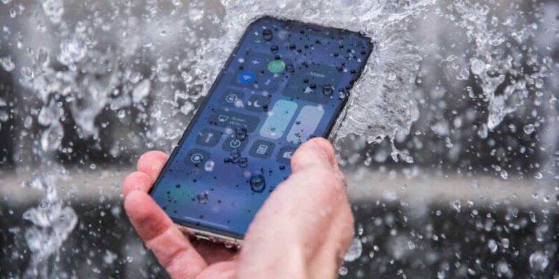 iPhone 11 Pro пролежал на дне замёрзшего озера 30 дней и остался работоспособным (gywa 1280x720 1)