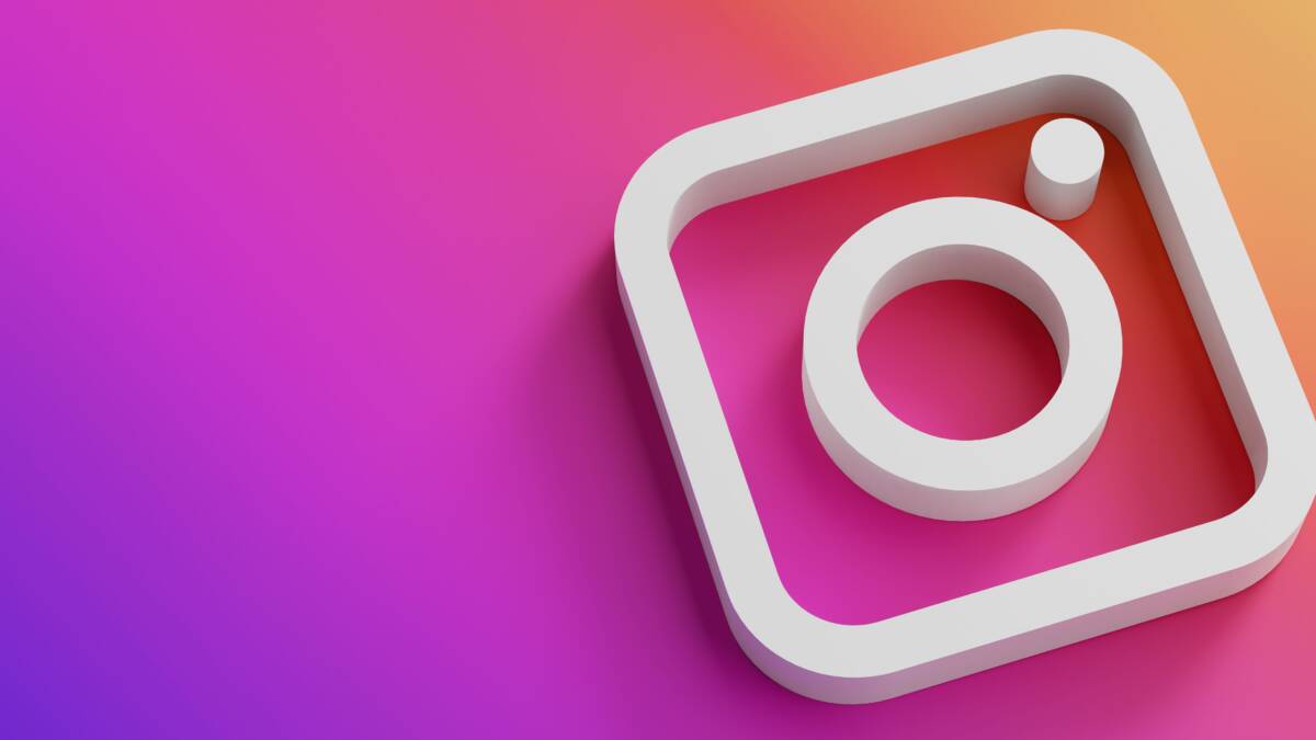 Логотип Instagram Lite на красочном градиентном фоне ярких цветов