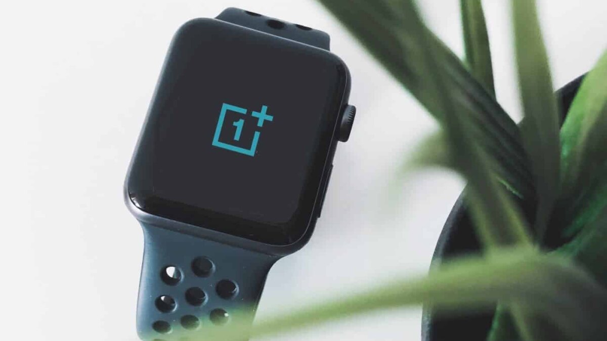 Умные часы OnePlus с экраном и кнопками сбоку