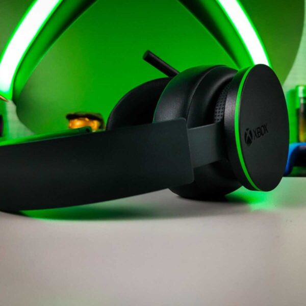Xbox-наушники от Microsoft поступили в продажу в России (xbox wireless headset2)