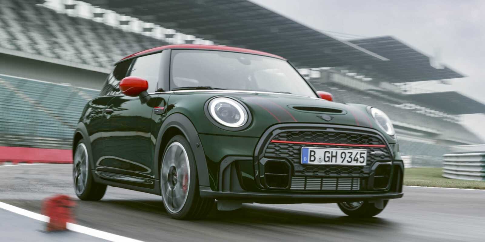 Mini обновляет Cooper JCW к 2022 году 6 2022 mini cooper1