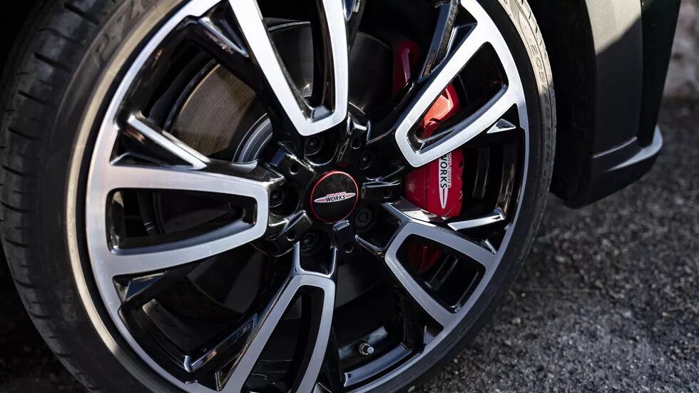 Mini обновляет Cooper JCW к 2022 году 9 2022 mini hardtop jcw 12