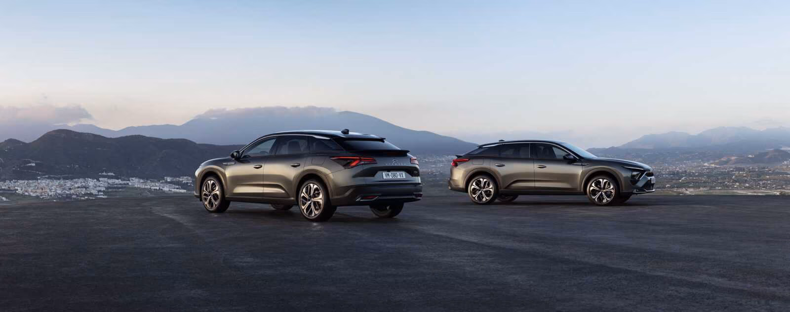Citroen выпустила новый гибридный автомобиль C5X 9 cl 21.009.016