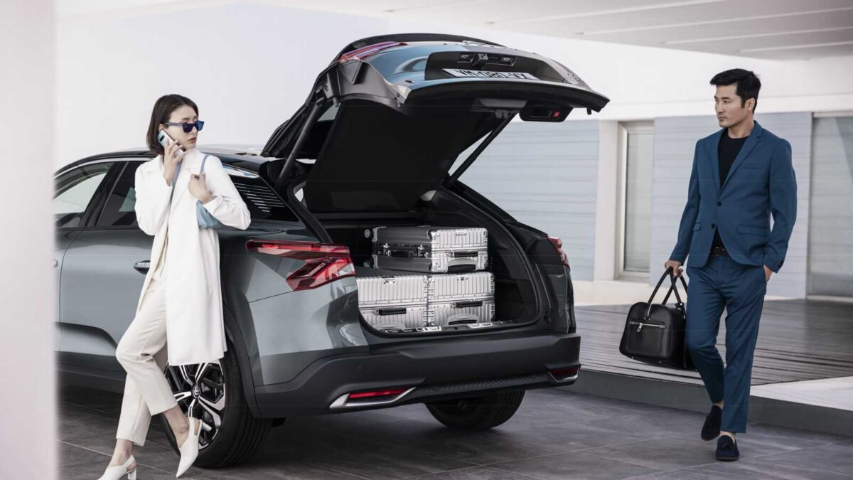 Citroen выпустила новый гибридный автомобиль C5X 16 cl 21.009.032