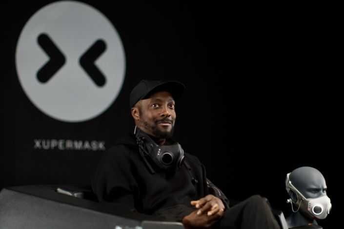 Фронтмен Black Eyed Peas представил свою умную защитную маску 5 Black Eyed Peas