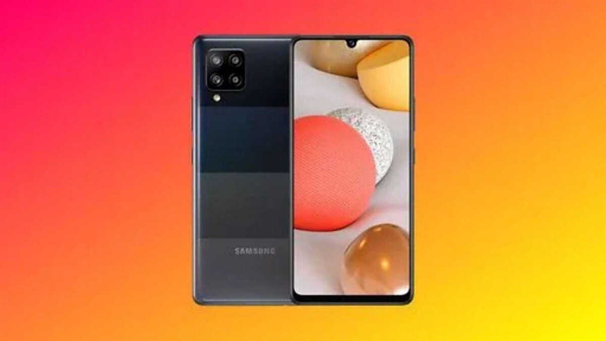 Смартфон Samsung Galaxy M42 передний и задний виды