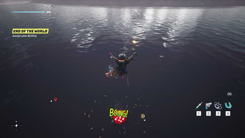 Игрок в Biomutant подплывает к воде с интерфейсом и индикаторами