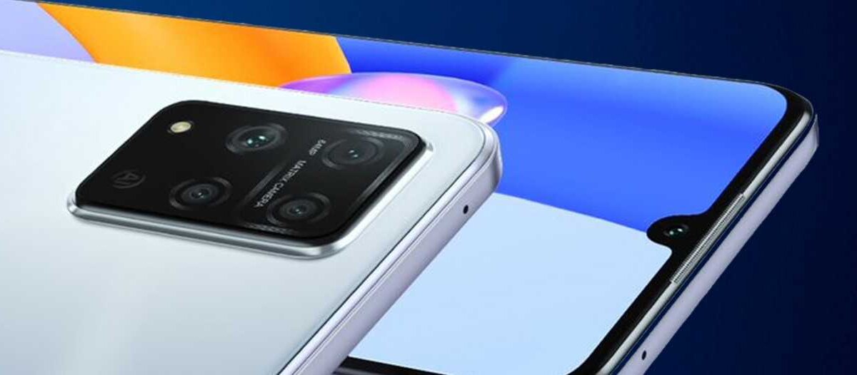 Смартфон Honor Play 5 с тройной камерой и дисплеем перед запуском, вид спереди и сзади