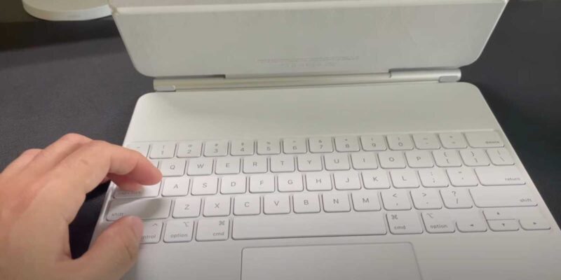 Первый взгляд на белую клавиатуру Magic Keyboard для iPad Pro (white magic keyboard video)