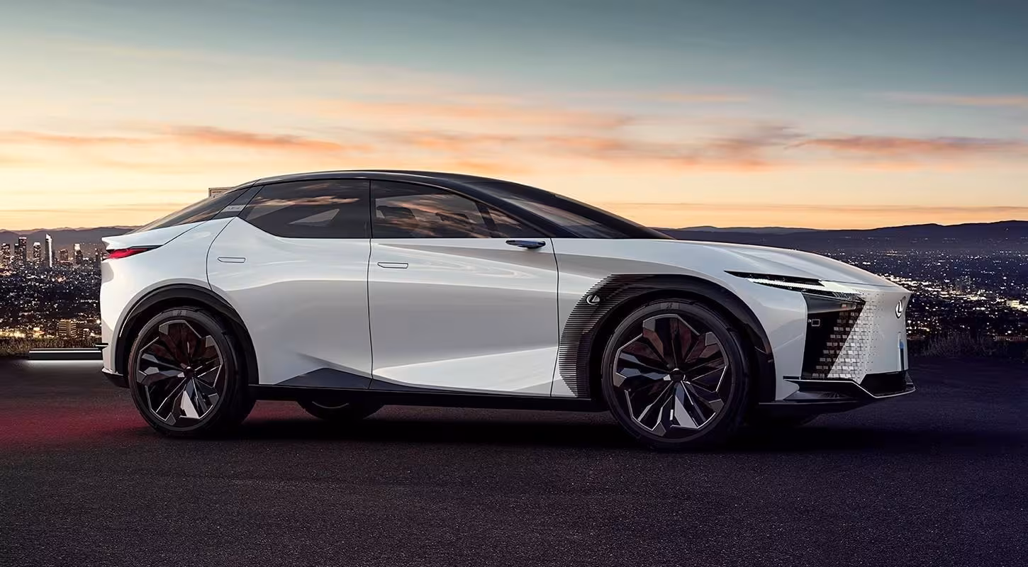 Серийный автомобиль Lexus LF-Z появится через 14 месяцев 4 2021 lexus lfz 0015