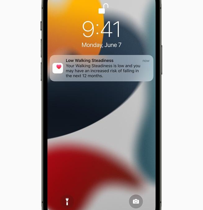 apple wwdc21 ios15 health app lock screen notification walking steadiness 06072021 carousel.jpg.large