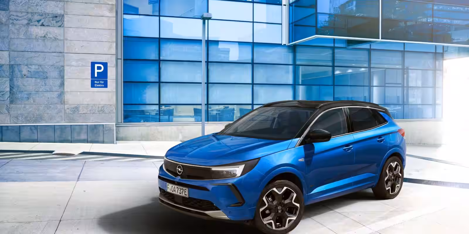 Opel сделала новый электромобиль Grandland — смелый дизайн и передовые технологии 9 novyj opel grandland 1