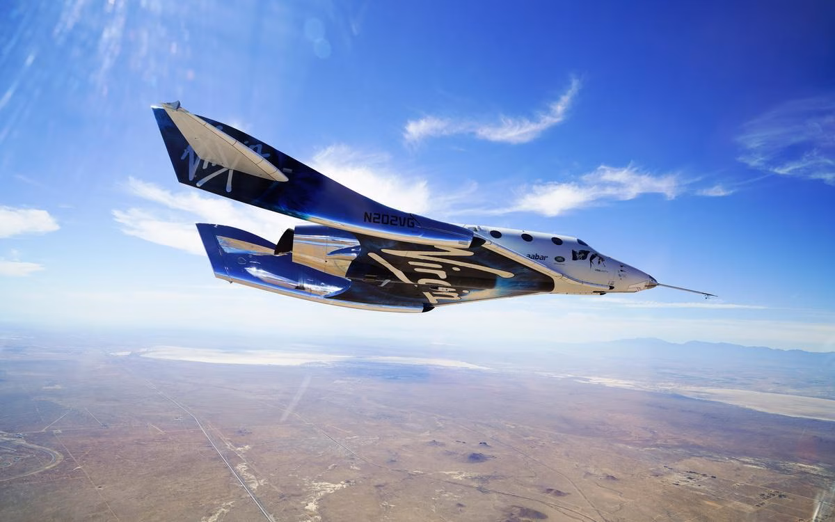 Virgin Galactic готовится к запуску космического корабля в воскресенье: на нём полетит основатель Ричард Брэнсон 2 756252117161133