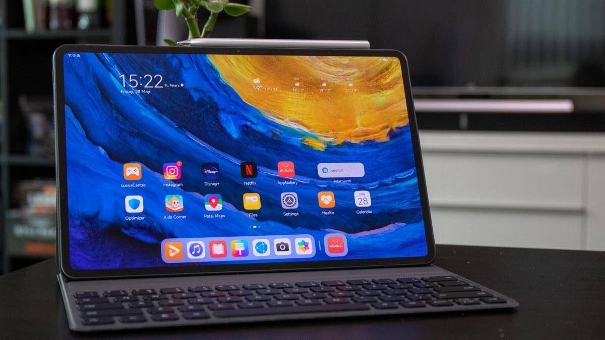 Планшет Huawei MatePad 11 на превью: показ устройства и интерфейс HarmonyOS