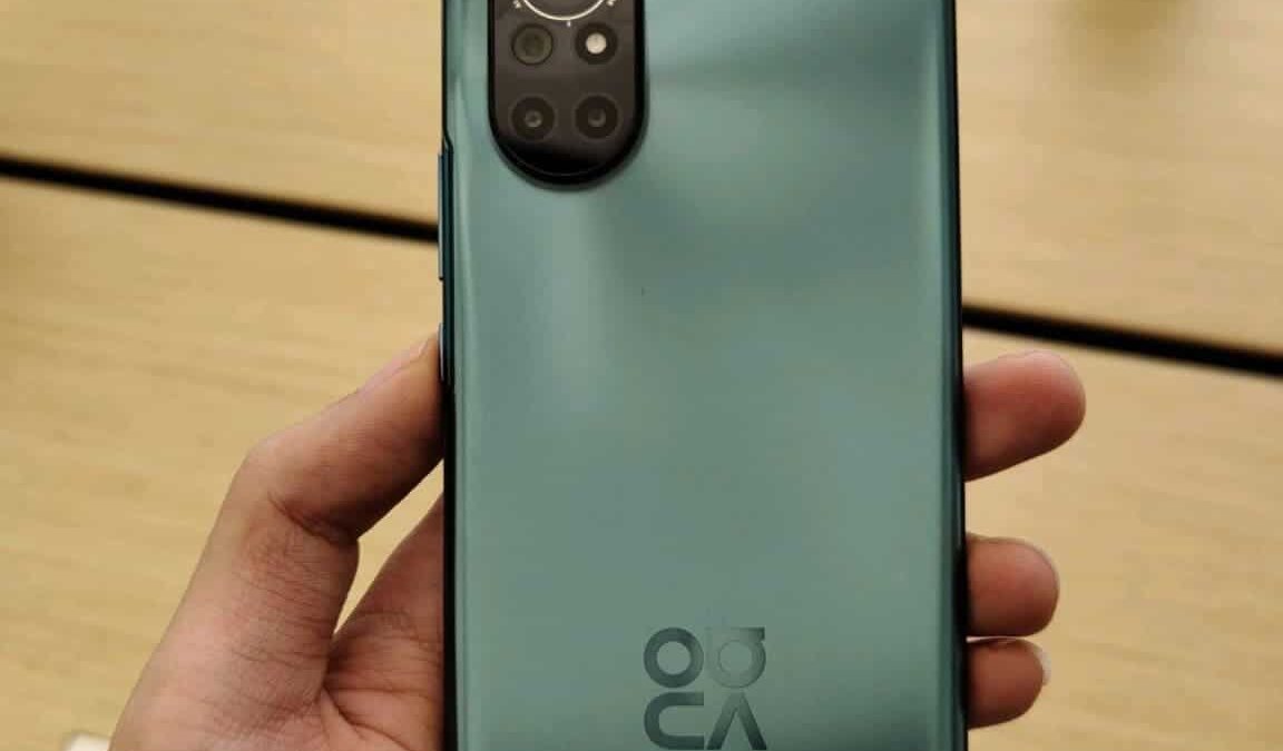 Задняя панель Huawei Nova 9 с камерой и логотипом