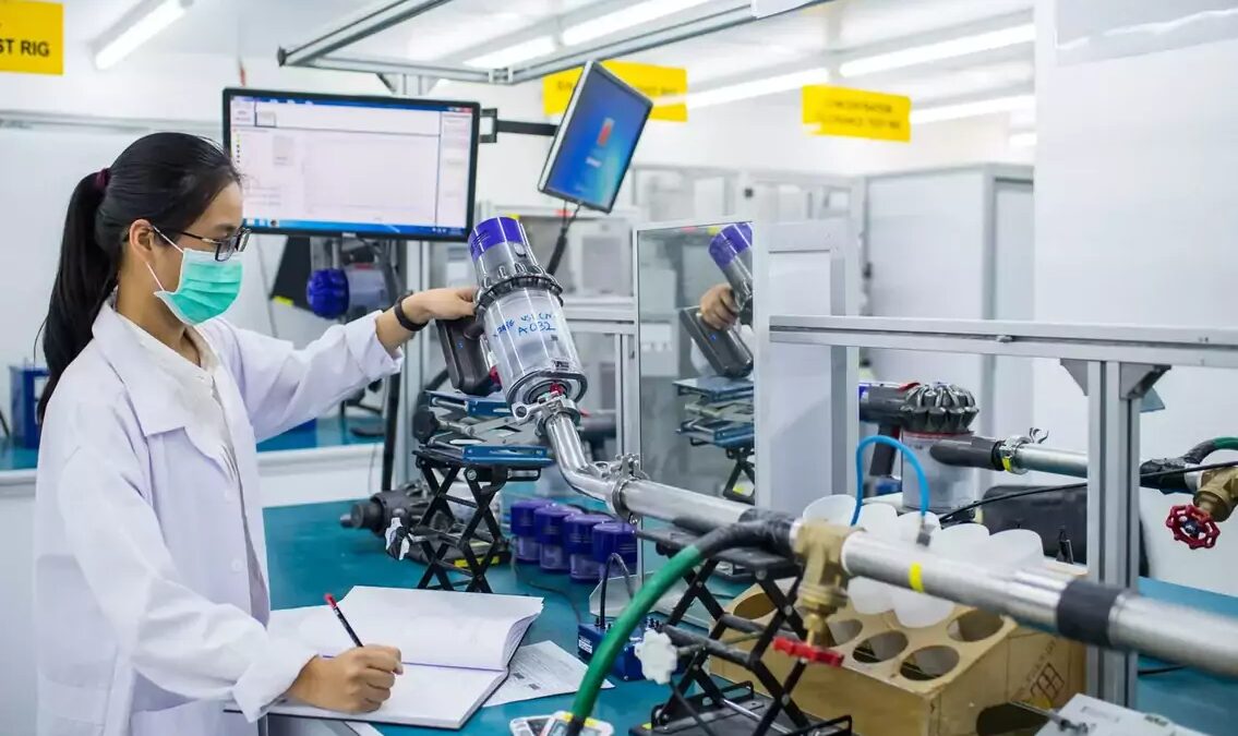 Почему пылесосы Dyson стоят своих денег. Интервью с Шэрон Яп, главой отдела развития технологий Dyson 11 malaysia mdc no loss of suction lab february 2020 image