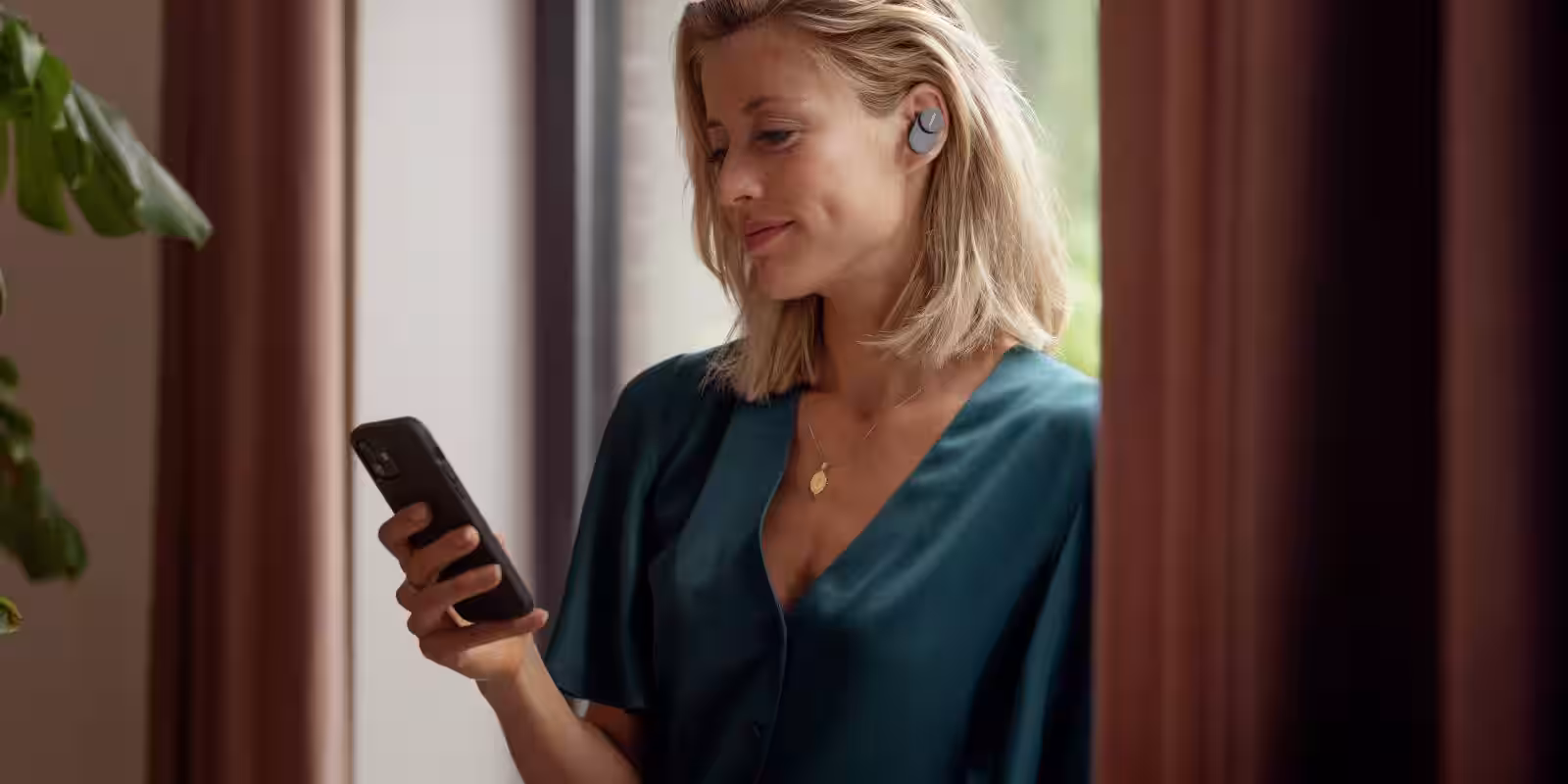 Philips выпускает премиальные TWS-наушники Fidelio T1 4 t1 bk ls window rgb 01