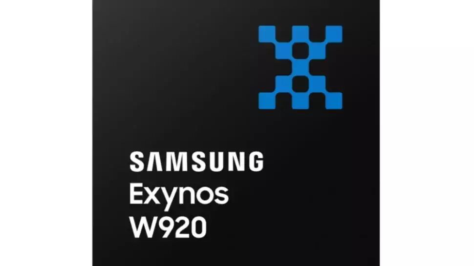 Упаковка чипа Samsung Exynos W920 на черном фоне