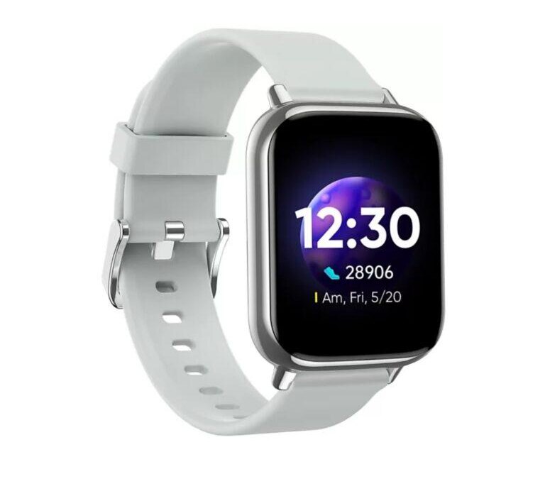 Смартфоны OPPO Reno15 Pro и умные часы Watch S на фоне дизайна