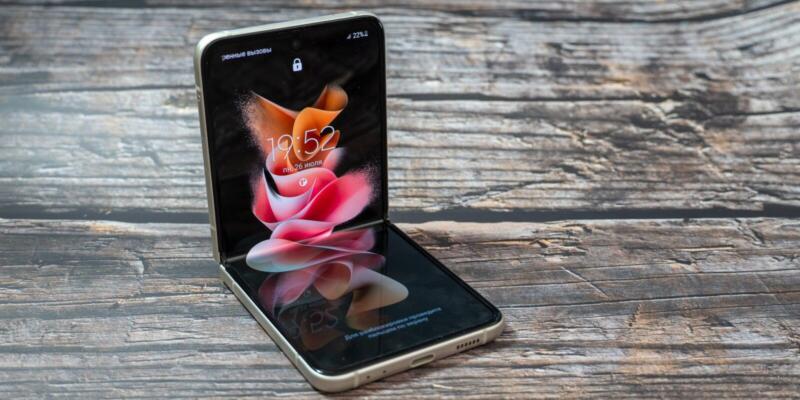 Обзор Samsung Galaxy Z Flip 3: складной смартфон для стильных (Samsung Galaxy Z Flip3 21)