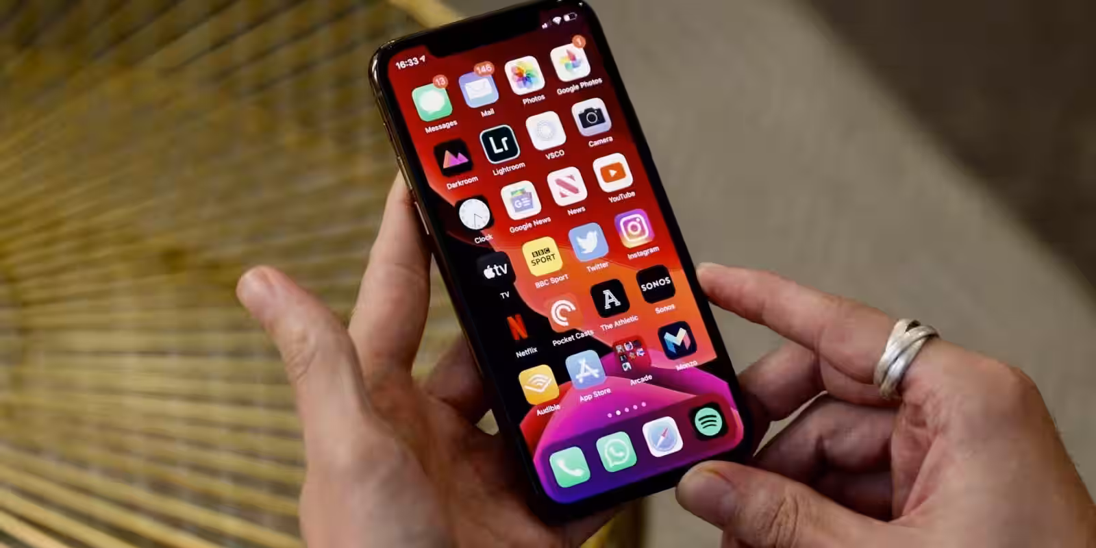 Куо: модели iPhone 14 Pro заменят "челку" на вырез от дырокола 2 iphone11pro 1 1