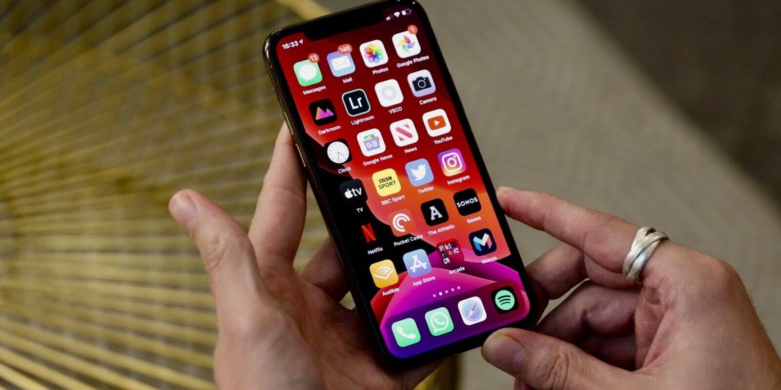 Куо: модели iPhone 14 Pro заменят "челку" на вырез от дырокола 2 iphone11pro 1 1