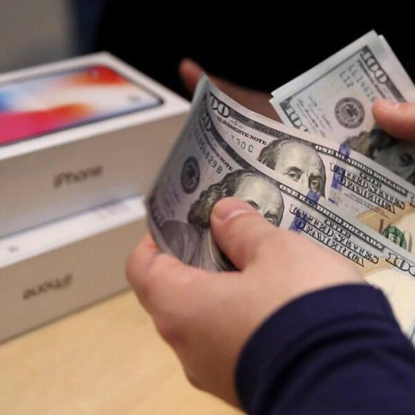 Apple перестала быть самой дорогой компанией в мире (Apple iPhone X Russia YouTube 55 1280x720 1)
