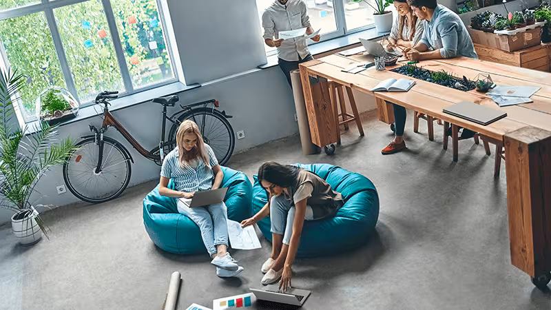 Aspire Vero AV15 51 lifestyle 01