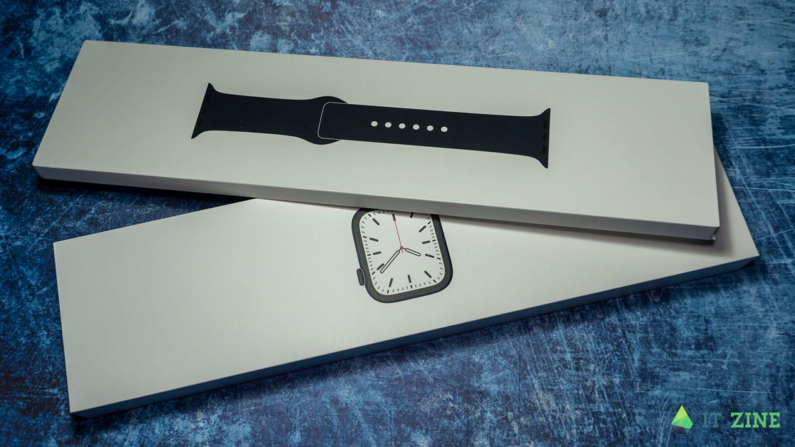 Ремешок и часы внутри коробки Apple Watch Series 7