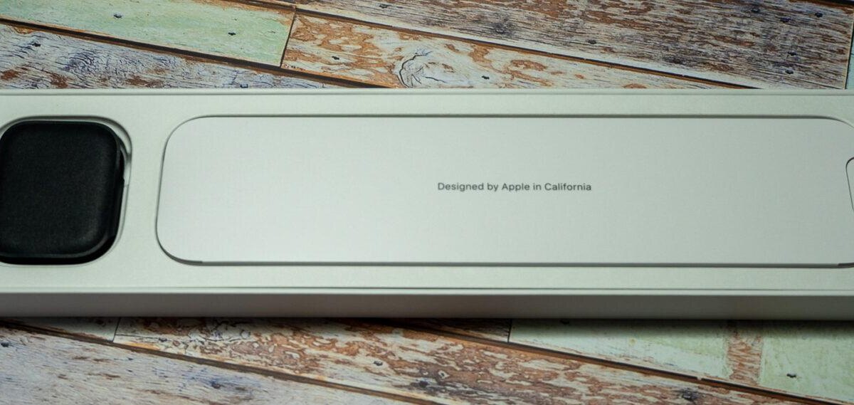 Коробка Apple Watch Series 7 не отличается от предыдущей версии