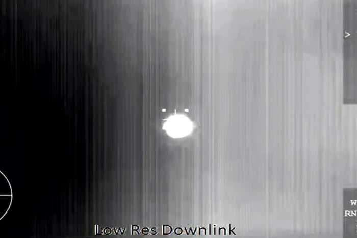 crew 2 crew dragon descent 700x467 c