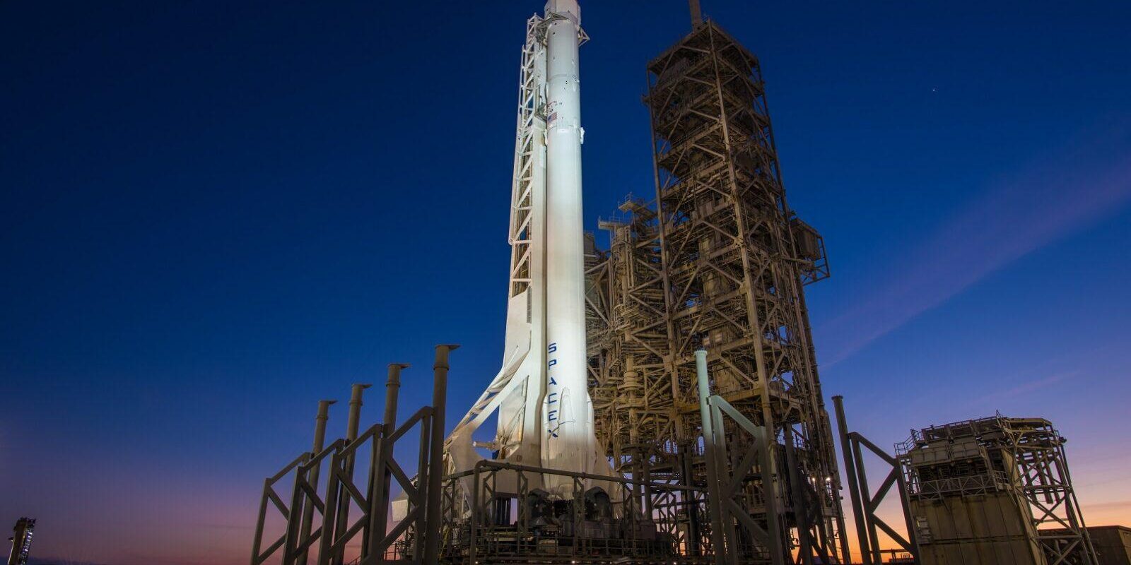 SpaceX начинает осваивать космические полеты человека 4 regnum picture 15077756481110416 normal
