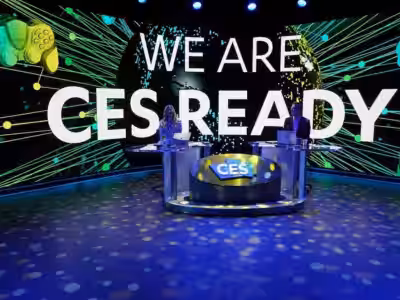 Сценический фон CES с надписью WE ARE CES READY и логотипом CES в центре экрана