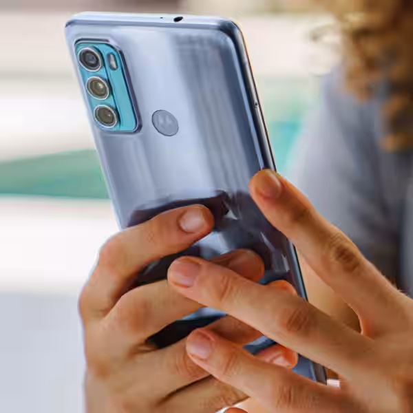 Смартфон Motorola G71 с OLED-экраном и тройной камерой
