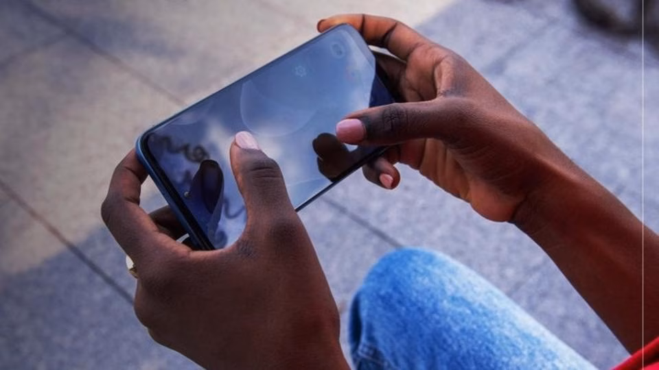 Motorola показала флагман Moto Edge X30 на официальных рендерах 3 Moto Edge X30