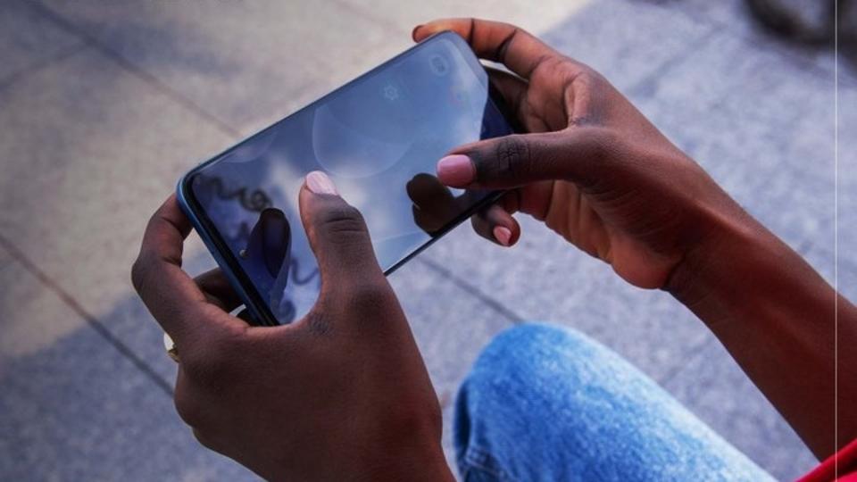 Motorola показала флагман Moto Edge X30 на официальных рендерах 3 Moto Edge X30