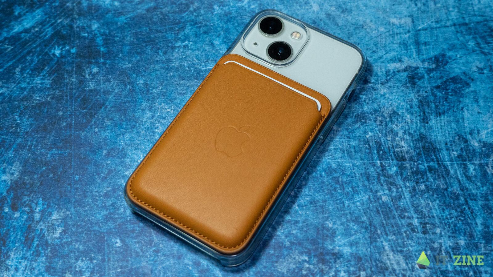Apple iPhone 13 mini и кошелёк MagSafe