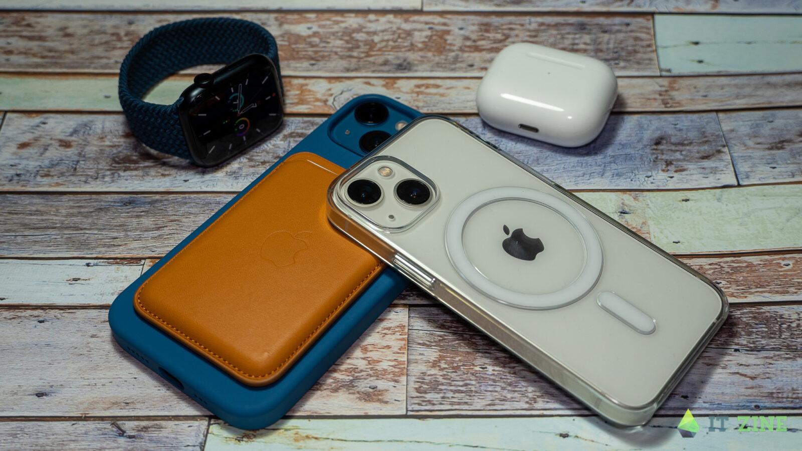 Полный комплект: iPhone 13 и кошелёк MagSafe, iPhone 13 mini, часы Apple Watch series 7 и наушники Apple AirPods 3-го поколения