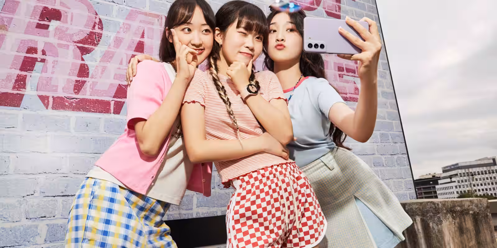 033 lifestyle galaxy s21 fe 5g