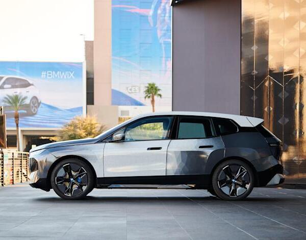 CES 2022: BMW iX Flow – автомобиль-хамелеон, который меняет цвет (2053d9fcdc87fd429f0031d6080fce06)