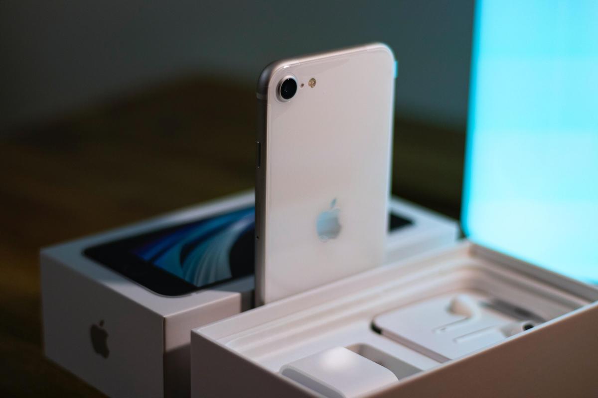 Apple представит 5,7-дюймовый iPhone SE в 2023 году (23614de06139523b93f0cb47c7415578fb528a1e)