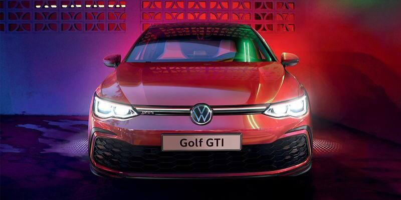 Volkswagen Golf улучшил базовое и опциональное оснащение (Golf GTI GL5809 LNG)