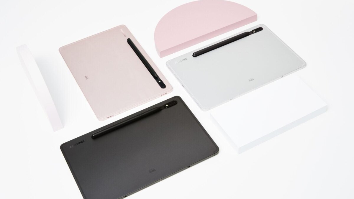 015 family galaxytabs8ultra graphite galaxytabs8plus silver galaxytabs8 pinkgold