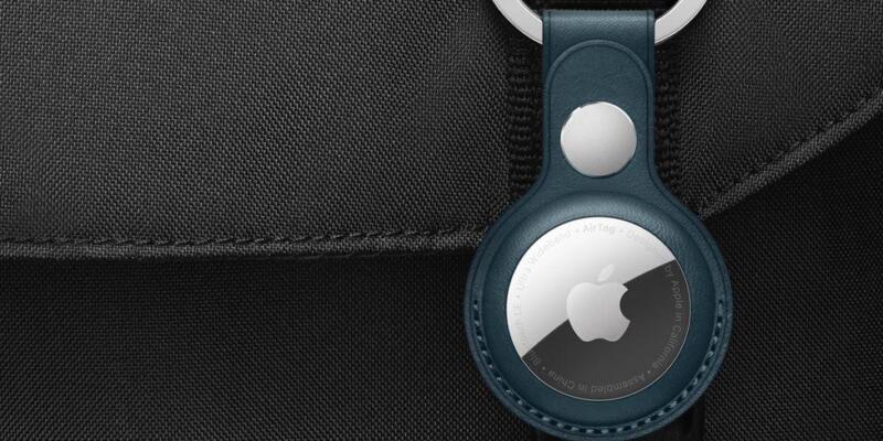 Apple будет предупреждать пользователей, что за ними шпионит AirTag (123216657 airtaghero keyringbackpack)