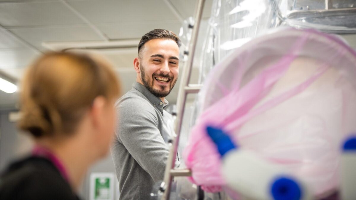 Dyson объявила результаты международного исследования пыли 9 Household Dust Lab Tyler Hudd Dust Campaign February 2020 headshot