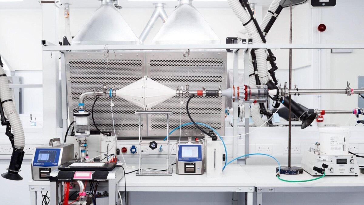 Dyson объявила результаты международного исследования пыли 7 Malmesbury pick up lab March 2019 image high resolution 3