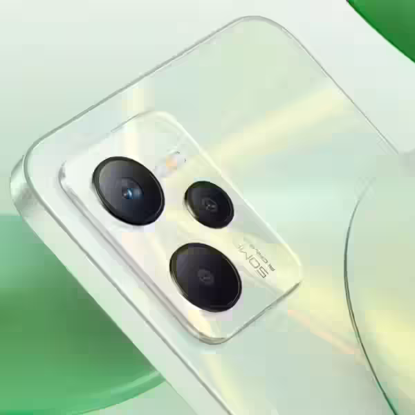 Смартфон Realme C35 с тройной камерой и вспышкой