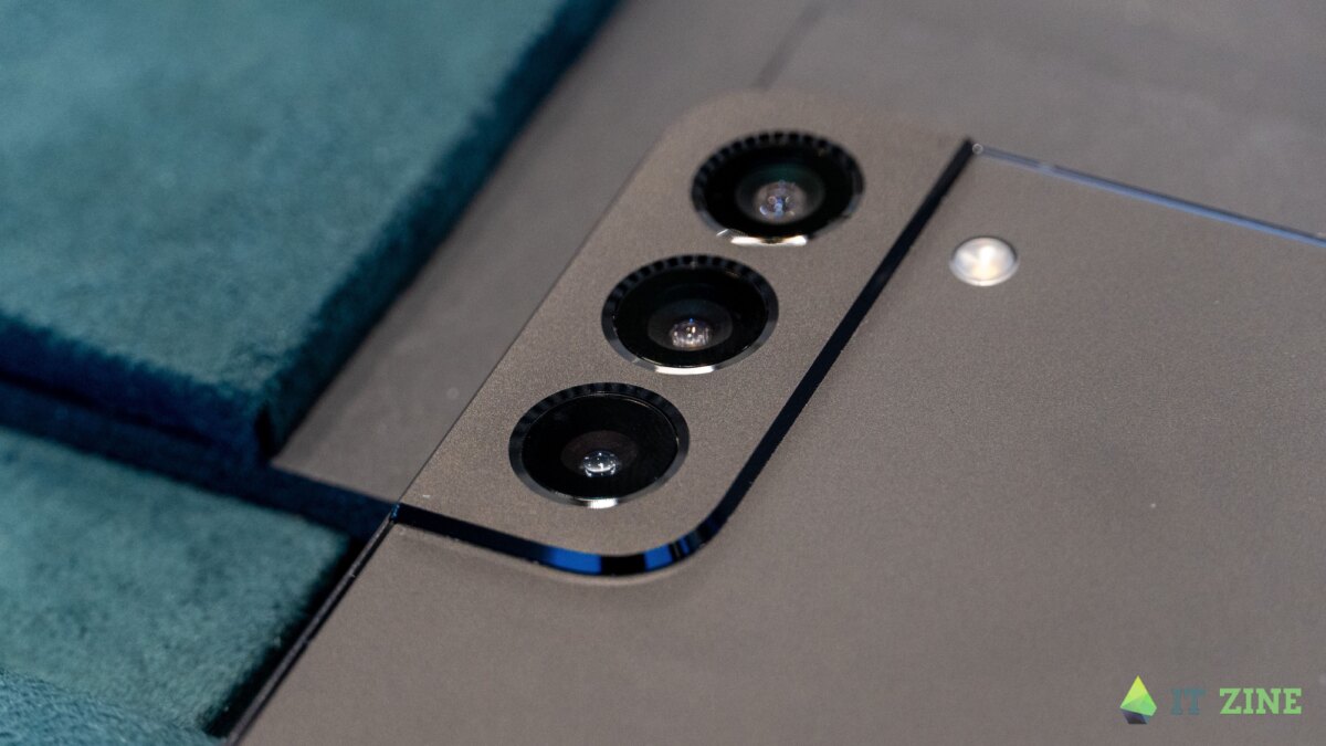 Samsung Galaxy S22 itzine.ru 04 scaled