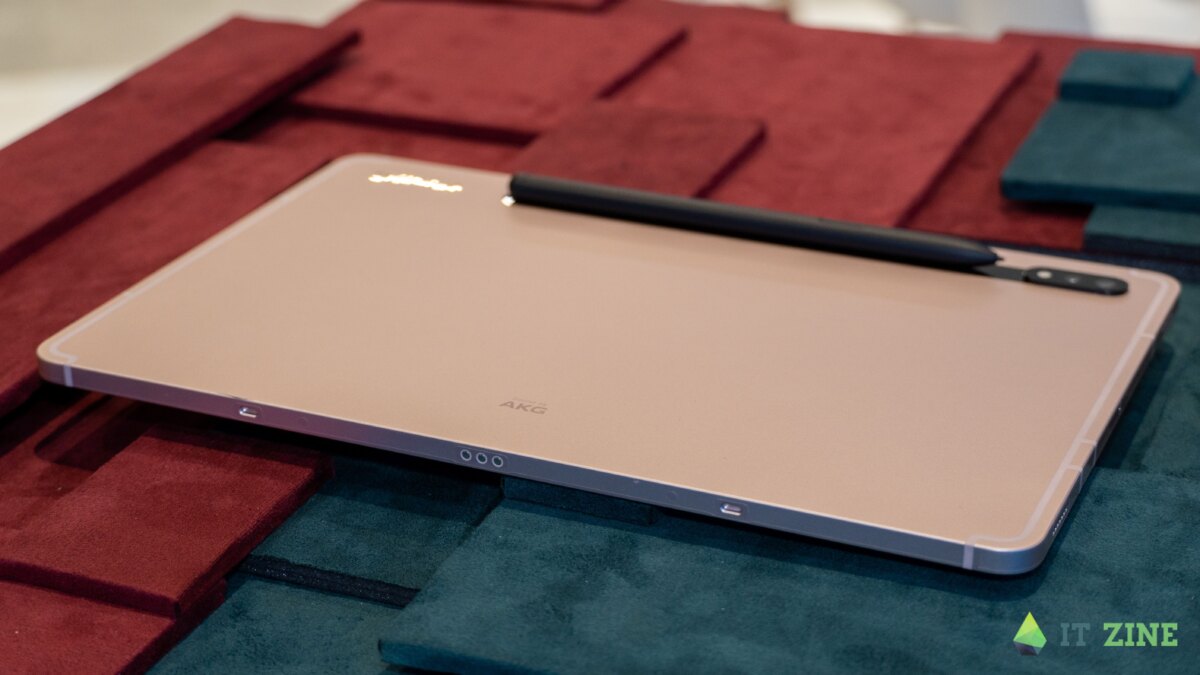 Samsung представила Galaxy Tab S8: самый большой и универсальный планшет Galaxy 14 Samsung Galaxy S22 itzine.ru 40 scaled